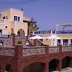 Thira Szálloda