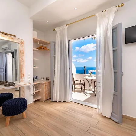 Thira Hotel
