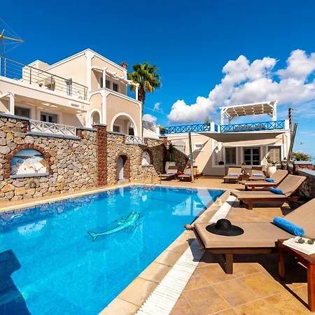 فندق Thira