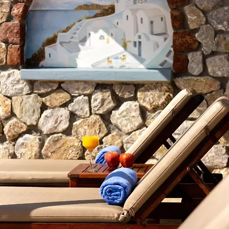 Thira * Fira (Santorini)