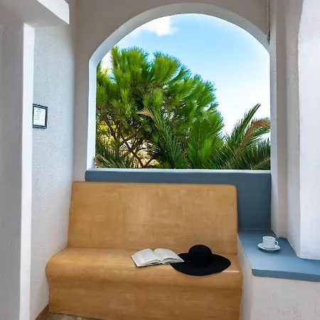 Thira Hotel