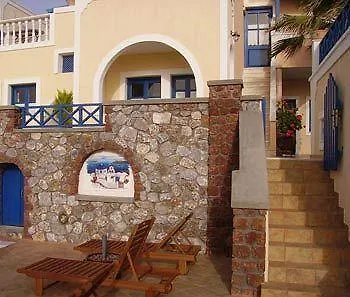 Thira فندق