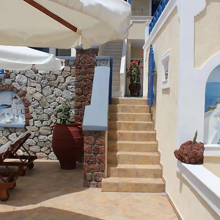 Hotel Thira *