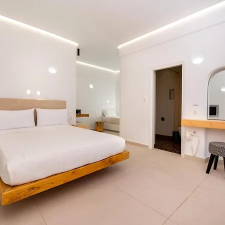 Hotel Thira