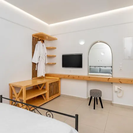 Thira Hotel