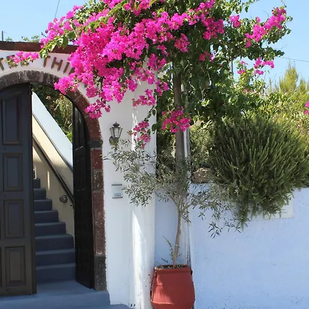 Hotel Thira