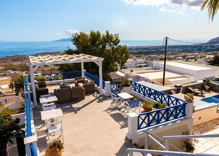 Hotel Thira *