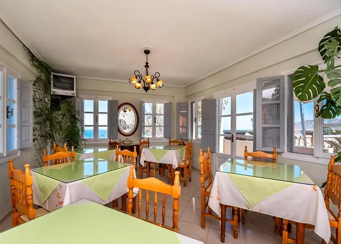 Thira * Fira (Santorini)